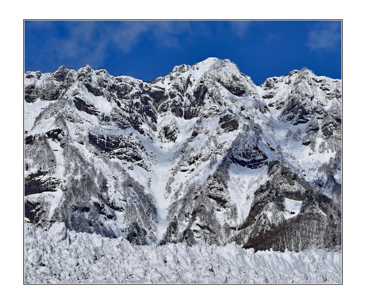 フォトコンテスト：白銀の戸隠連峰